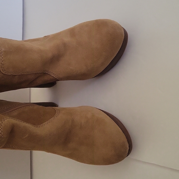 NWOT Nine West Boutique Tan Suede Boots with Wooden Heels, Size 8.5 - Picture 2 of 10